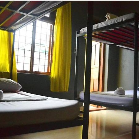 Bird'S Nest Hostel Kampot Exterior photo