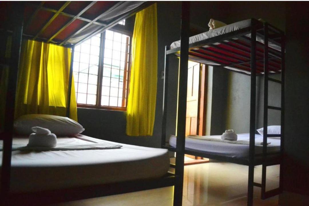 Bird'S Nest Hostel Kampot Exterior photo